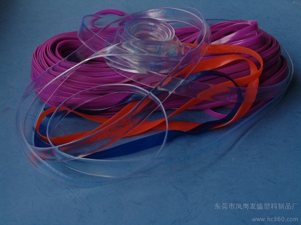 编织带的视觉盛宴 扁带塑料绳的材质与细节之美